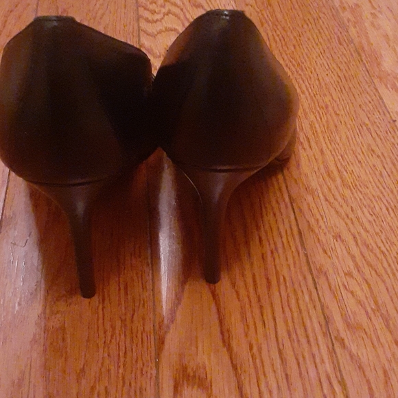 CLOSET clearance - Picture 2 of 6